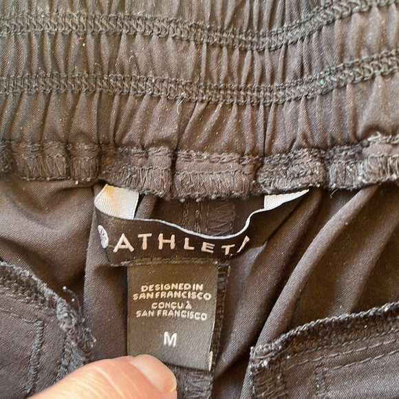 Athleta Savannah Medium Bermuda Shorts Wide Leg Cropped Pull On Waist Black - Picture 6 of 7